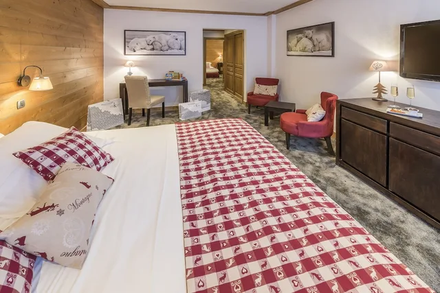 غرفة عائلية بسرير كوين وسريرين منفصلين، Hotel La Chaudanne 2/4