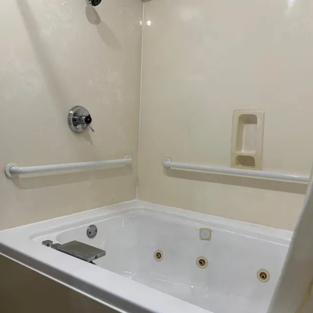 Efficiency, Standard, 2 Double Beds، Quality Inn Suites University Airport 3/3
