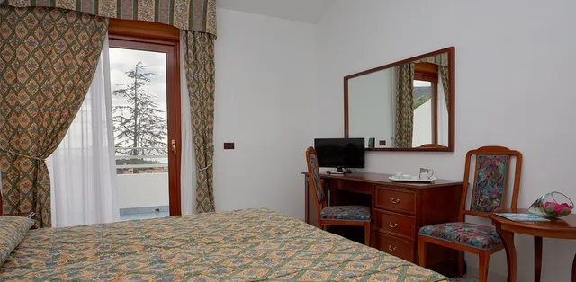 غرفة قياسية بسرير مزدوج، Club Residence la Castellana 3/6