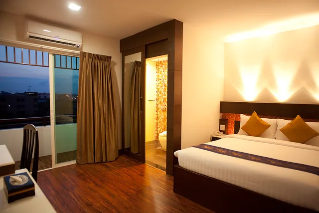 استوديو بشرفة، Suvarnabhumi Suite 1/2