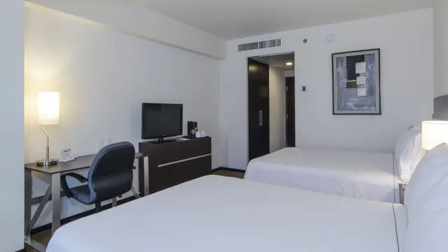 غرفة قياسية بسريرين كوين، Holiday Inn Express Guaymas 3/10