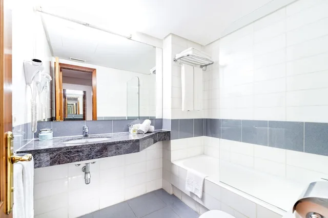 Studio, Twin Beds, Beach Avenue View, 2 Sofa، Apartaments Blau 1/1