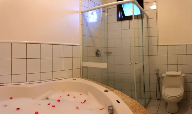 غرفة ديلوكس بسرير مزدوج بإطلالة على الحديقة بحوض جاكوزي، Rio Búzios Beach Hotel 8/10
