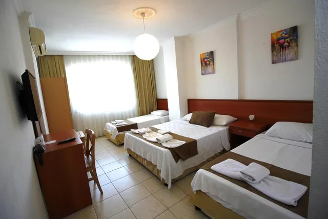 غرفة قياسية رباعية، Bonapart Hotel 1/10