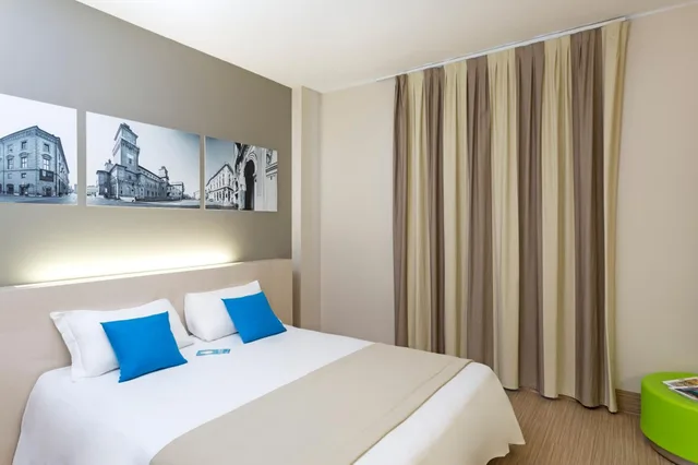 غرفة بسرير كوين، B&B Hotel Ferrara 5/10