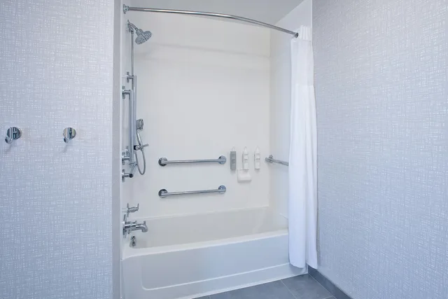 استوديو بسرير كينج لذوي الإعاقة، Hampton Inn Detroit/Utica-Shelby Township 3/4