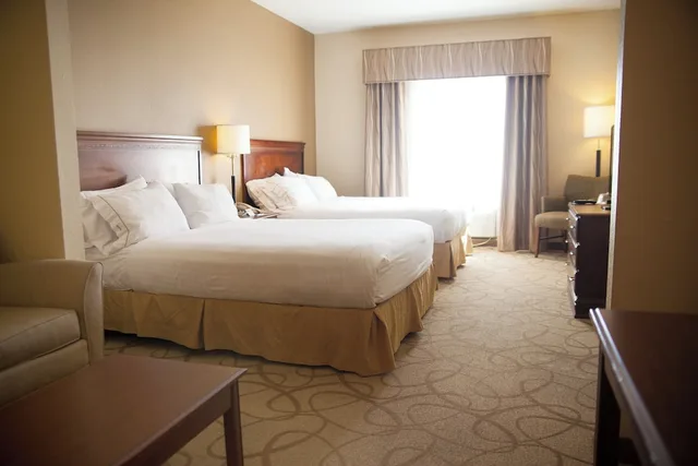 غرفة قياسية بسريرين كوين، Holiday Inn Express Hotel Suites Mountain Home 1/2