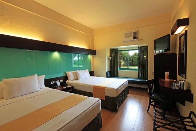 غرفة رباعية بسريرين كوين، Microtel By Wyndham Cabanatuan 4/4