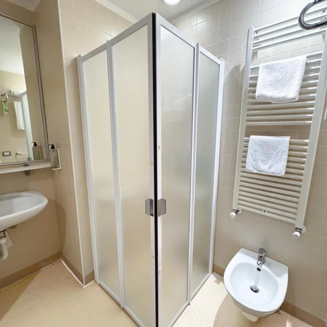 غرفة اقتصادية بسرير مزدوج أو سريرين منفصلين، Hotel Rosanna 3 Stelle Superior 4/10