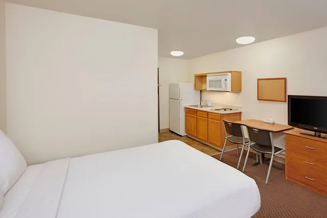 غرفة قياسية بسرير مزدوج، WoodSpring Suites Texas City 2/6