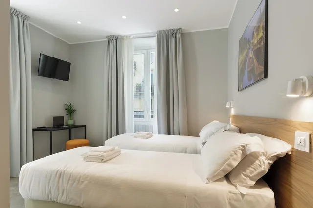 Room, Twin Beds, Hotel 22 Marzo 1/8