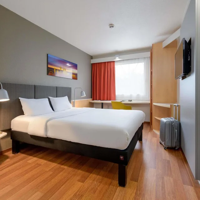 غرفة قياسية بسرير مزدوج، Ibis Cologne Airport Hotel 1/10
