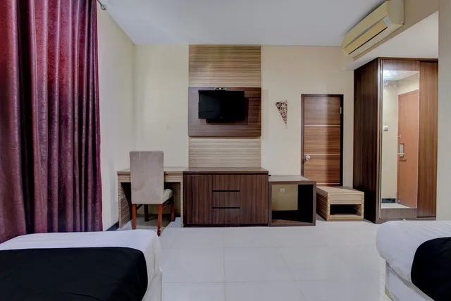 غرفة ديلوكس بسريرين منفصلين، Collection O near Stadion Manahan formerly Graha Laweyan Solo 6/6