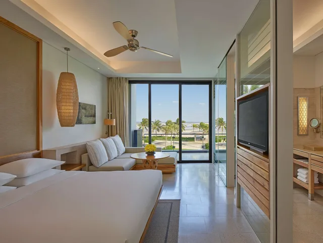 Club, King Bed, Ocean View, Hyatt Regency Danang Resort And Spa 5/10