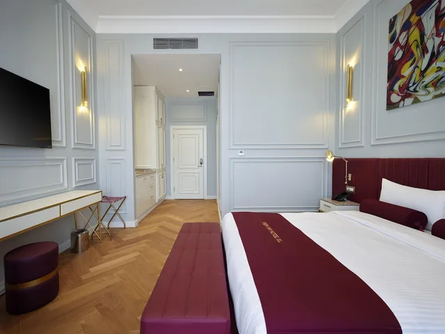 غرفة ديلوكس بسرير كوين مع أريكة، NEW INN HOTEL Old Town 4/8