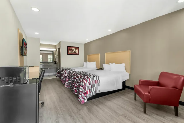 غرفة بسريرين مزدوجين للمدخنين، Red Roof Inn West Memphis, AR 3/4