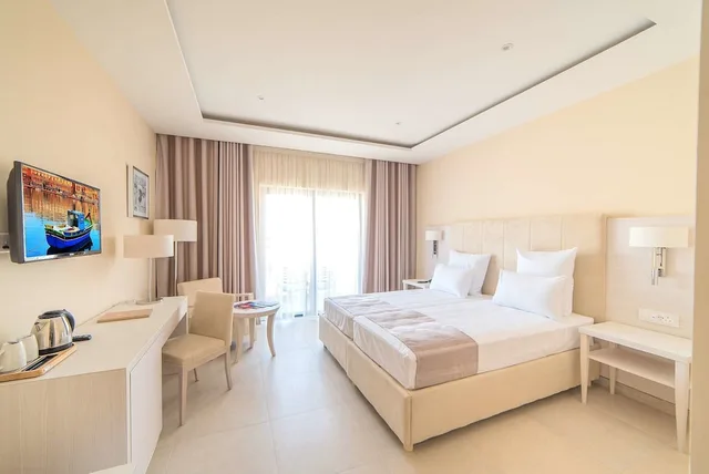 غرفة ديلوكس بسرير مزدوج أو سريرين منفصلين بإطلالة على الحديقة، Maritim Antonine Hotel and Spa Malta 7/10