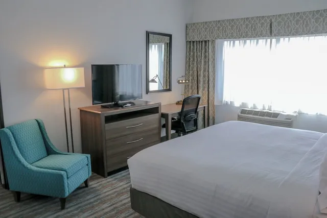غرفة قياسية بسرير كينج، Holiday Inn Hotel Suites Denver Tech Center Centennial 5/7