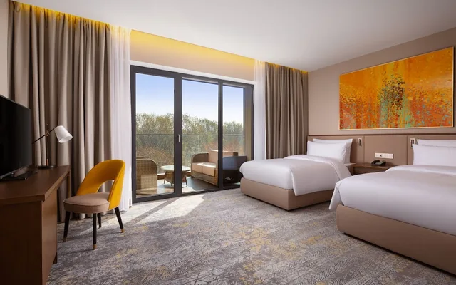 غرفة ديلوكس بانورامية بسريرين منفصلين بإطلالة على الجبل، Swissotel Wellness Resort Alatau Almaty 7/12