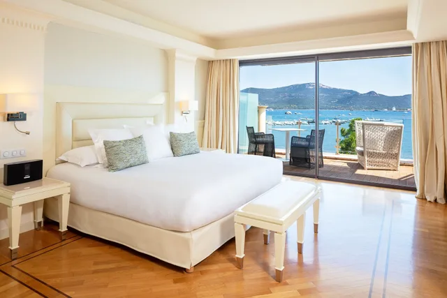 جناح فاخر بسرير كينج بإطلالة على البحر بشرفة، Hotel Don Cesar 1/3