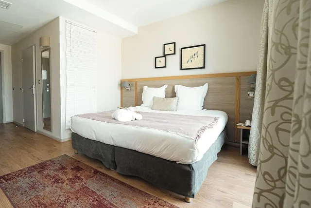 غرفة كلاسيكية بسرير مزدوج أو سريرين منفصلين، Hôtel Vatel 4/10