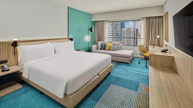 غرفة قياسية بسرير كينج في طابق مرتفع، Holiday Inn & Suites Makati 4/11