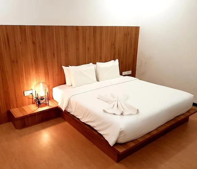 Standard, King Bed, No Window، Lot 33 Boutique Hotel 2/3