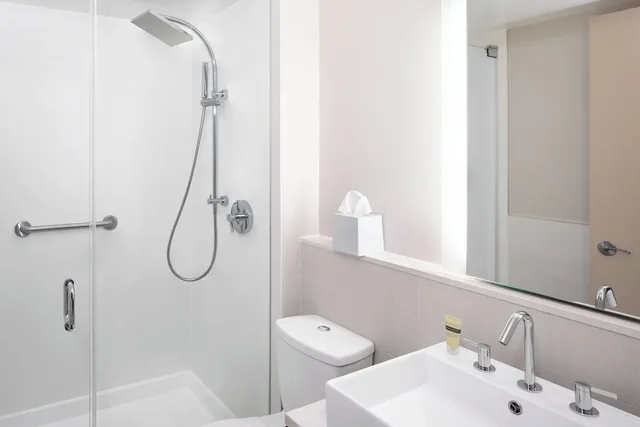جناح جونيور بسرير كينج بغرفة نوم واحدة، Element New York Times Square West Hotel 3/4