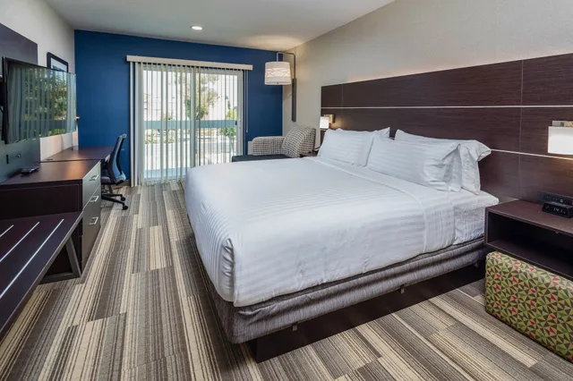 غرفة قياسية بسرير كينج لذوي الإعاقة، HOLIDAY INN EXPRESS SUNNYVALE - SILICON VALLEY 3/10