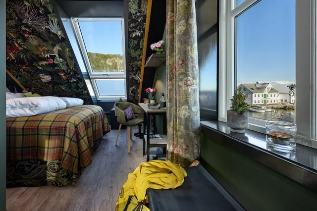 Room, with View, Attic، Knutholmen 1/1