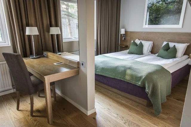 غرفة سوبيريور بسرير كينج بغرفة نوم واحدة مع أريكة، Arken Hotel And Art Garden Spa Formerly Best Western Arken Hotel Art 1/4