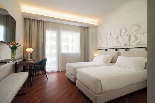 Standard, Queen and Twin Beds, Hotel Delfino Taranto 4/7