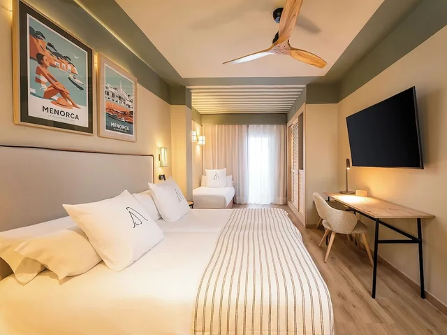غرفة قياسية داخلية بثلاثة أسرّة بإطلالة، Hotel Artiem Capri 6/8