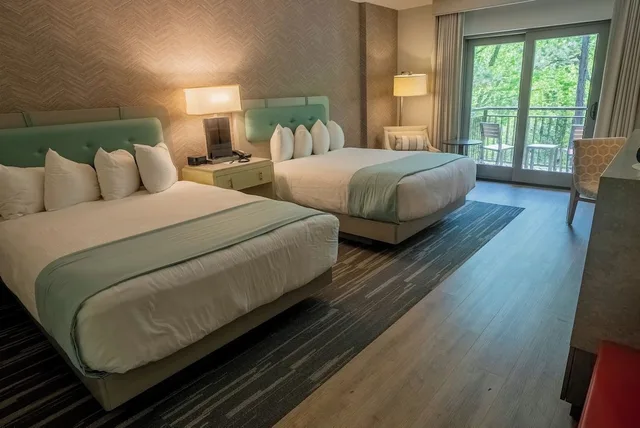 Spa, Lodge, 2 Queen Beds, Woods Side, Callaway Gardens 1/7