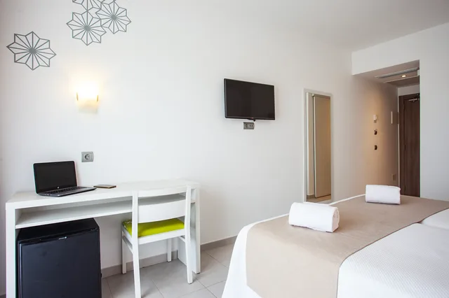 غرفة قياسية مفردة بسرير مزدوج، Hotel Puchet Ibiza 4/10
