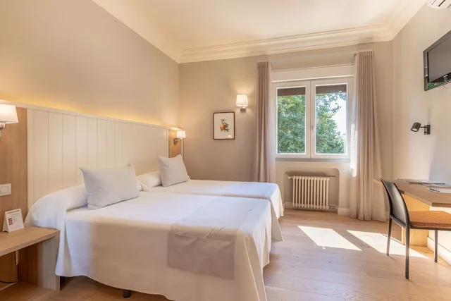 غرفة بسريرين منفصلين، Hotel Artaza 1/3