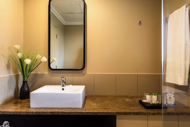 جناح بسرير كينج مع أريكة، PREMIER HOTEL THE WINKLER 6/7