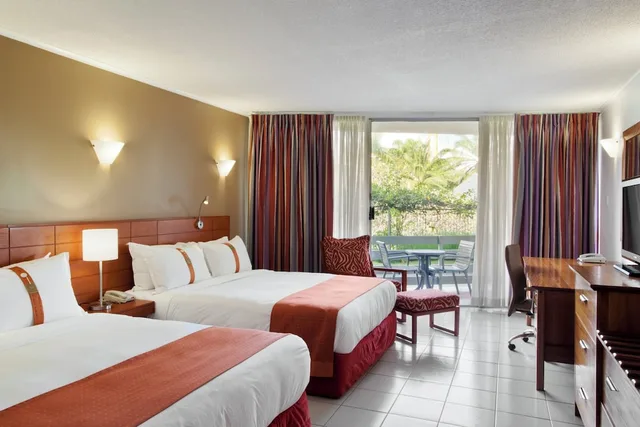Premium, 2 Queen Beds, Balcony, Holiday Inn Port Moresby 5/10