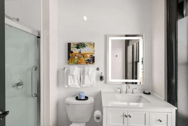 غرفة قياسية بسرير كينج، Tygart Hotel, Ascend Hotel Collection Elkins WV 10/10
