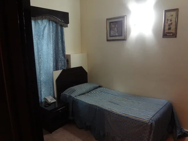 غرفة قياسية بسريرين منفصلين، OYO 137 Marina Hotel 1/4