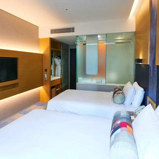 Urban, Aloft, Guest Room, Twin Beds, City View، Aloft Gangnam Seoul 1/9