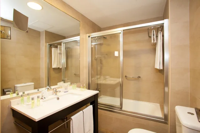 غرفة بسريرين منفصلين بشرفة، Don Pepe Hotel - Adults Only 3/4