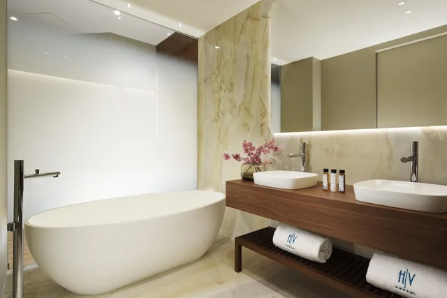 جناح بسرير كينج بإطلالة على المتنزه مع أريكة، Grand Hotel Victoria Concept And Spa 2/3