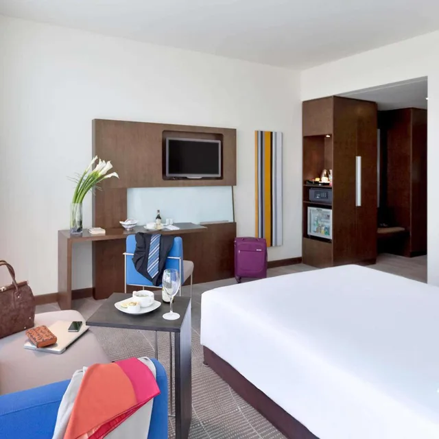 غرفة سوبيريور بسرير فردي مع أريكة، Novotel Abu Dhabi Gate 2/10