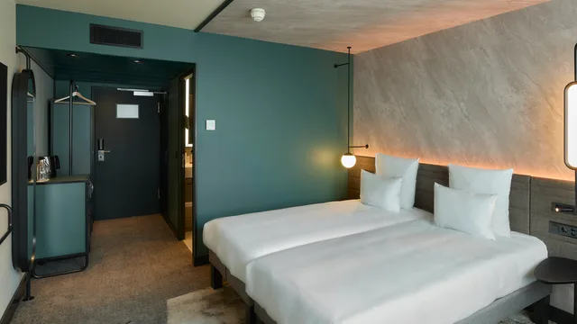 غرفة سوبيريور بسريرين منفصلين، Novotel Bern Expo 4/10