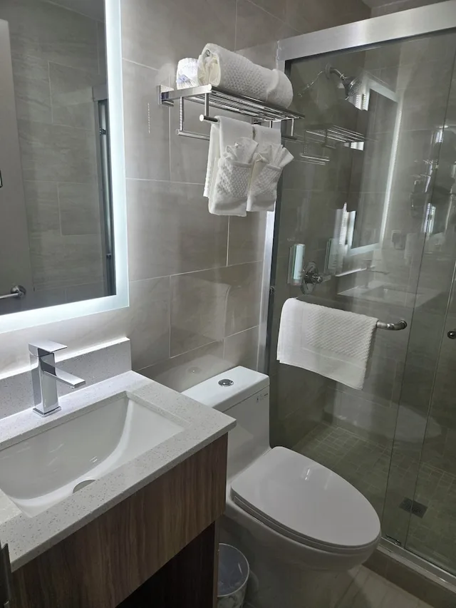 غرفة قياسية بسرير كوين، Sleep Inn Brooklyn, NY 3/3