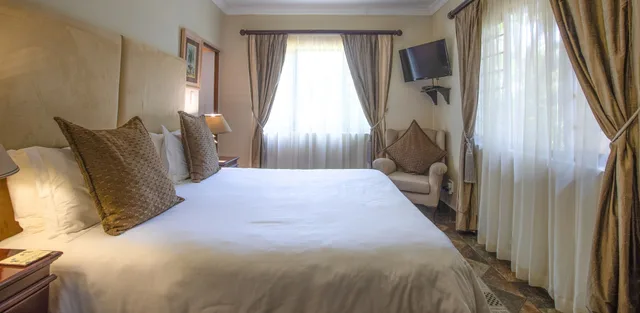 غرفة قياسية بسرير كينج، At Heritage House 2/3