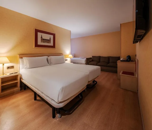 غرفة عائلية، Luze Castellana Hotel 2/3