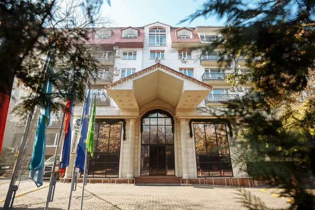 غرفة تُحدَّد عند الوصول، Kazzhol Almaty 2/2