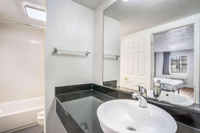 غرفة بسرير كوين، Motel6 Dallas, TX - Market Center 7/10